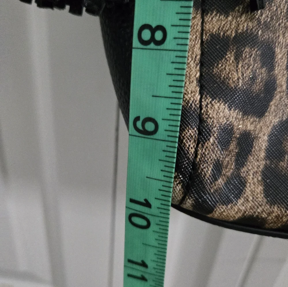 Tahari shoulder bag - Picture 6 of 16